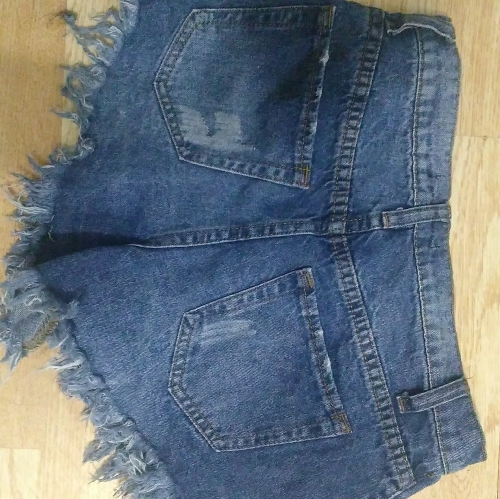 Shorts - Picture 2 of 2